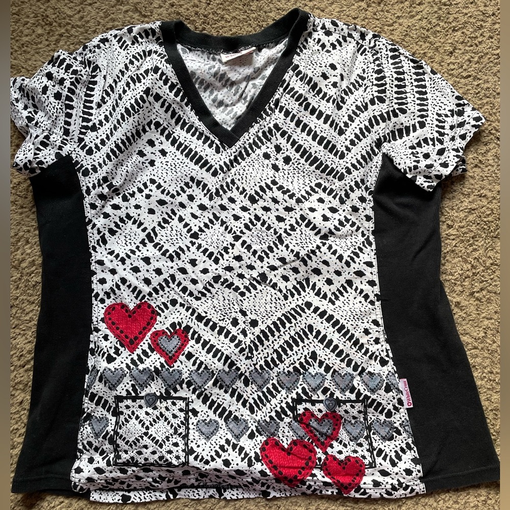 Scrub top. Fits like xl, size tag is no longer attached.